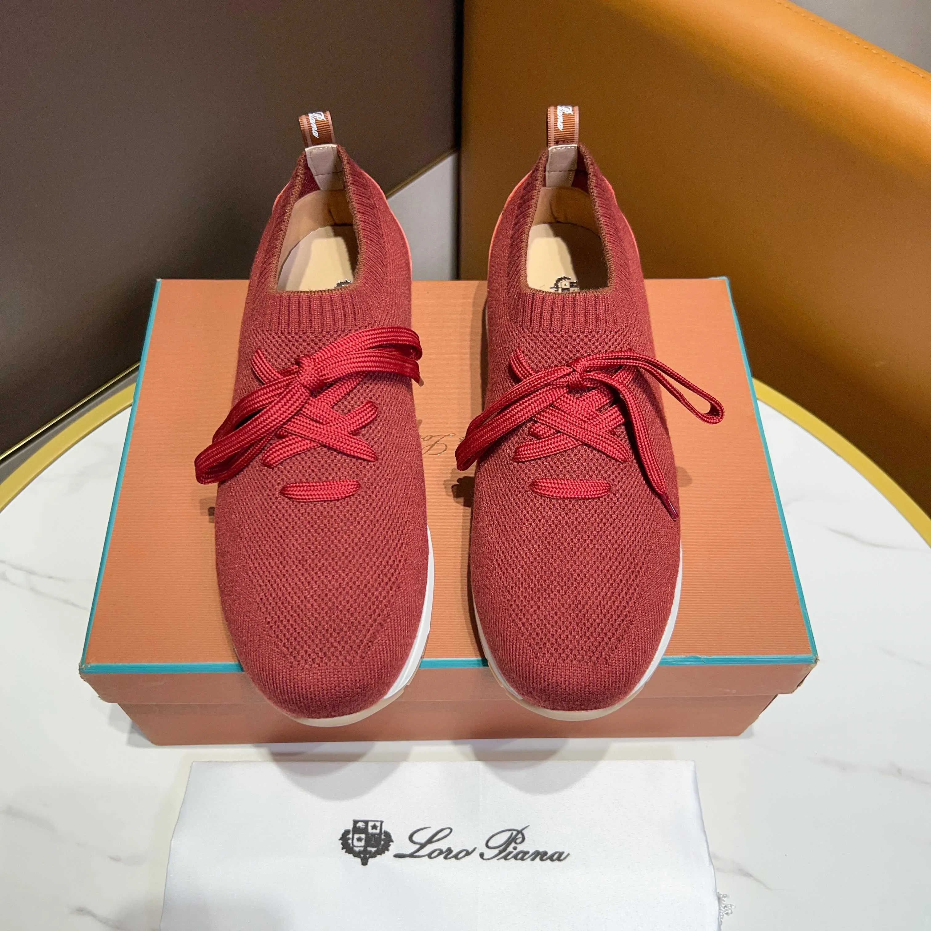 Factory price 400💰 (Loro men's shoes💰iana) New moccasin shoes official website original 1:1 mold opening, original quality💯Fine workmanship, high-end luxury☘The upper is made of original waterproof treated breathable fly-woven suede🌴Luxury🐂Leather lining🍓Rubber wear-resistant and non-slip outsole, size 38-44 (size 45 can be customized)